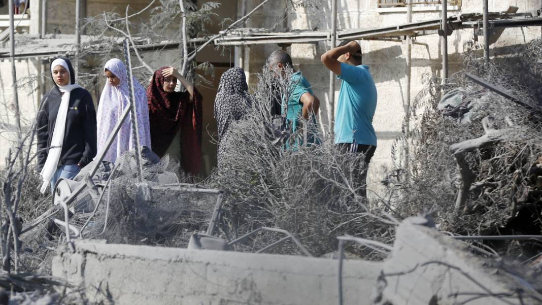 Gazze 31 gündür bombalanıyor... 'İnsanlık' ateş altında 9